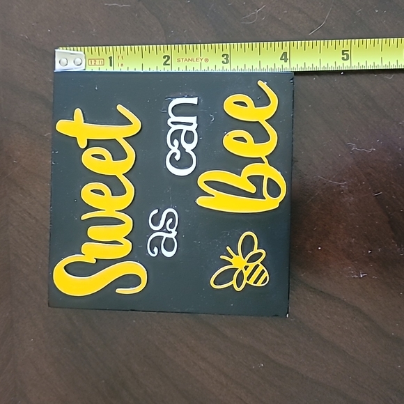 Set of 3 small Bee Wooden Signs - Picture 10 of 11